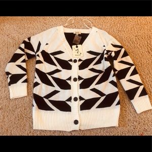 ✨ 8 Birdies 🐦 B&W button down sweater cardigan ✨